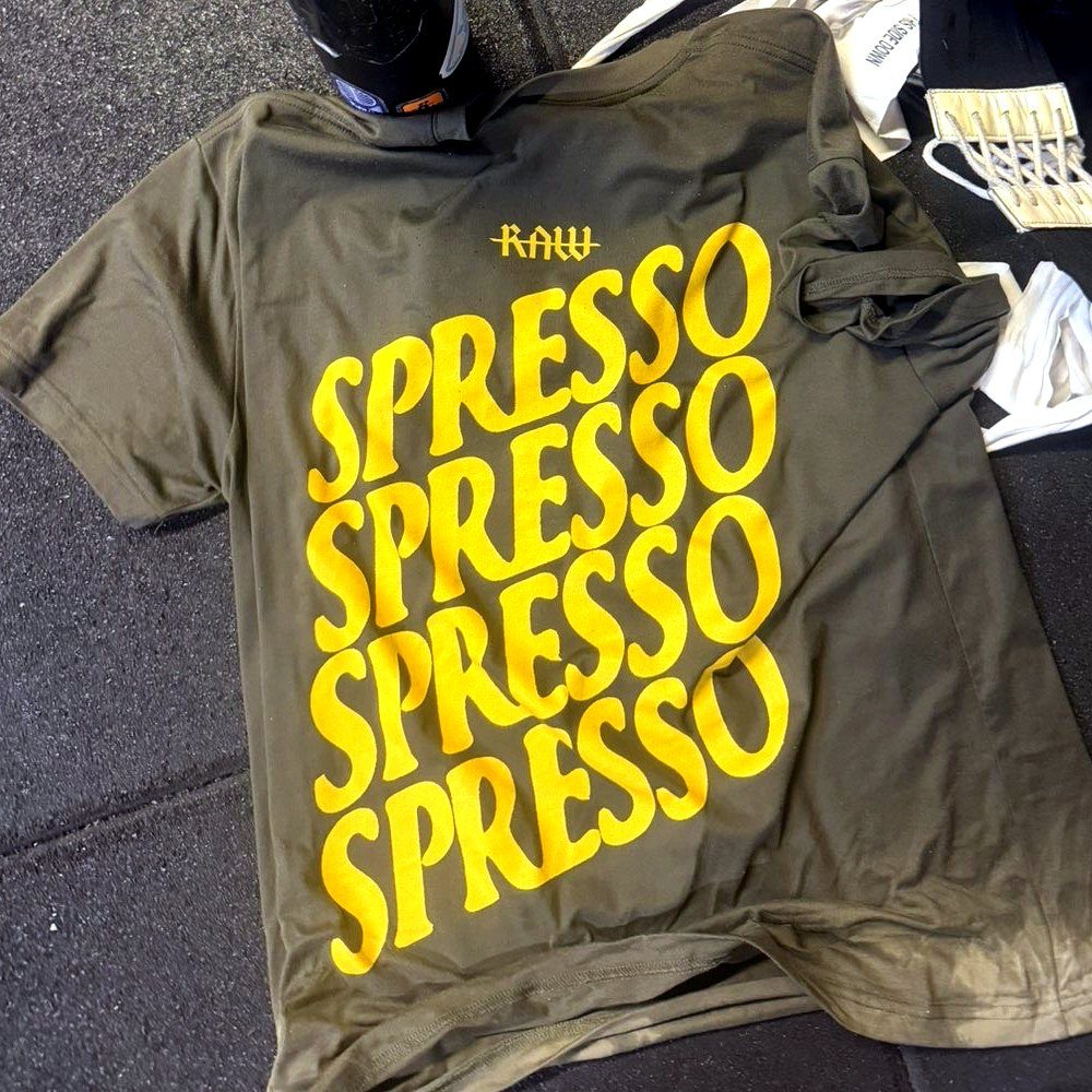 Olive Spresso t-shirt with the name printed four times in yellow